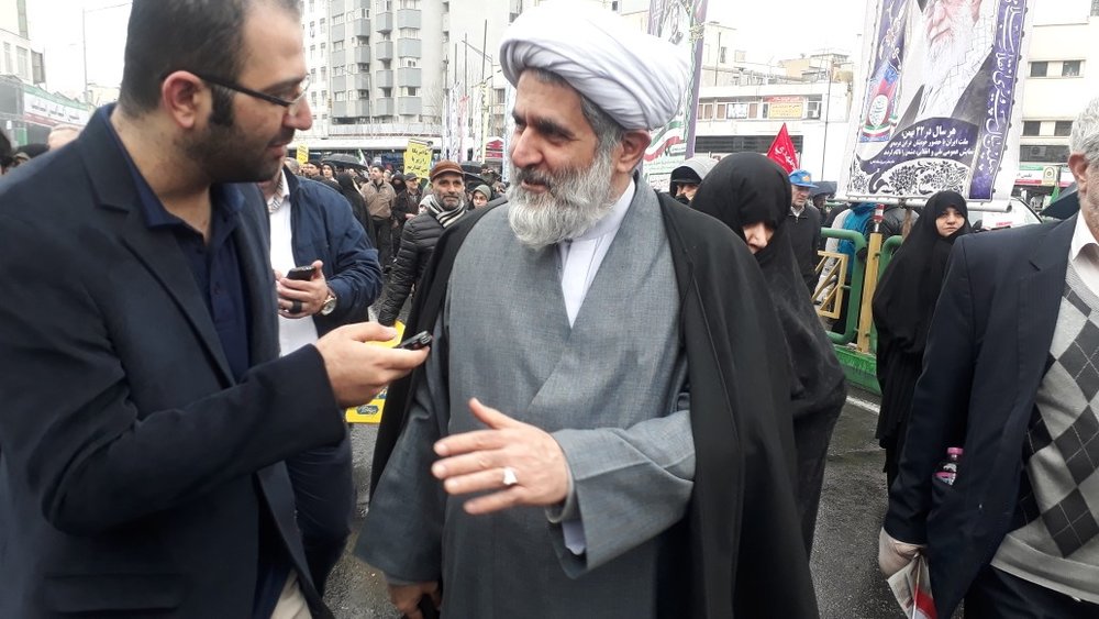 نمایش موشک‌های بالستیک در مسیر راهپیمایی