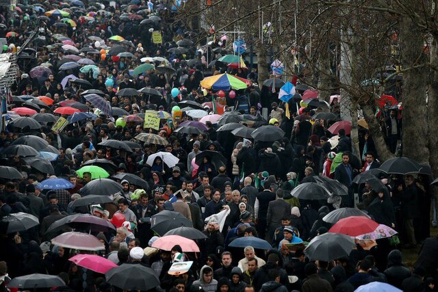 ایرانیان در برابر دیکتاتورها سر خم نمی‌کنند