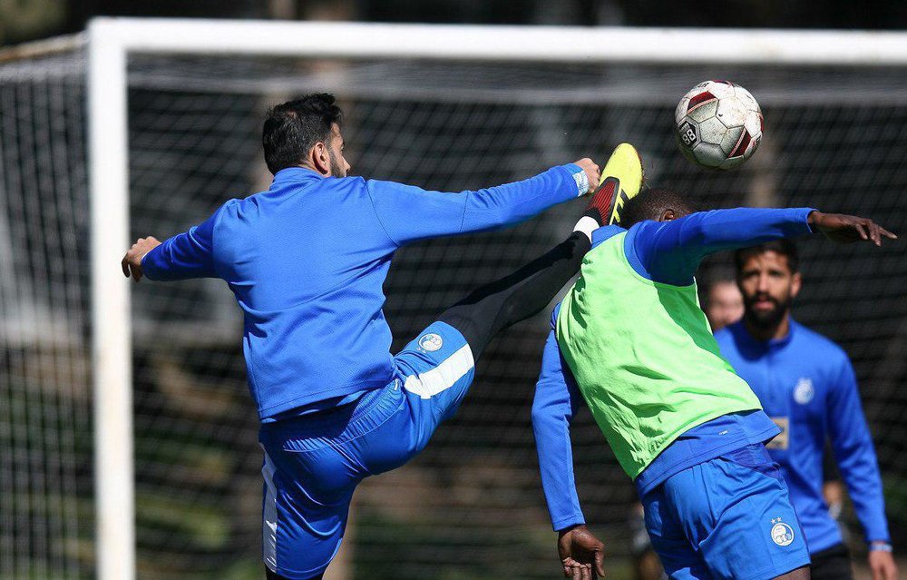 آمادگی بدنی بالای مدافع استقلال در ۳۵ سالگی +عکس