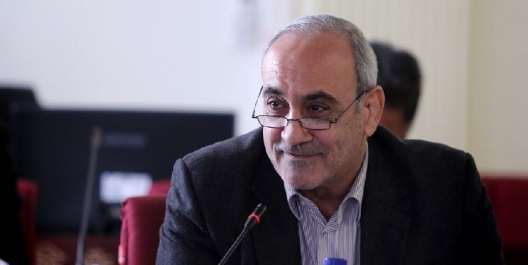 جلوی استقلال از پرسپولیس حمایت کنیم