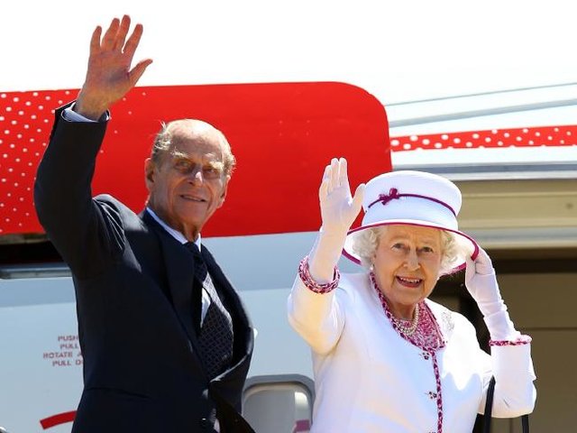 خداحافظی همسر ۹۷ ساله ملکه بریتانیا با رانندگی+عکس