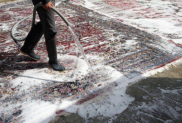 قیمت قالیشویی در ایام عید مشخص شد/ مردم گول قالیشویی‌های تقلبی اینترنتی را نخورند