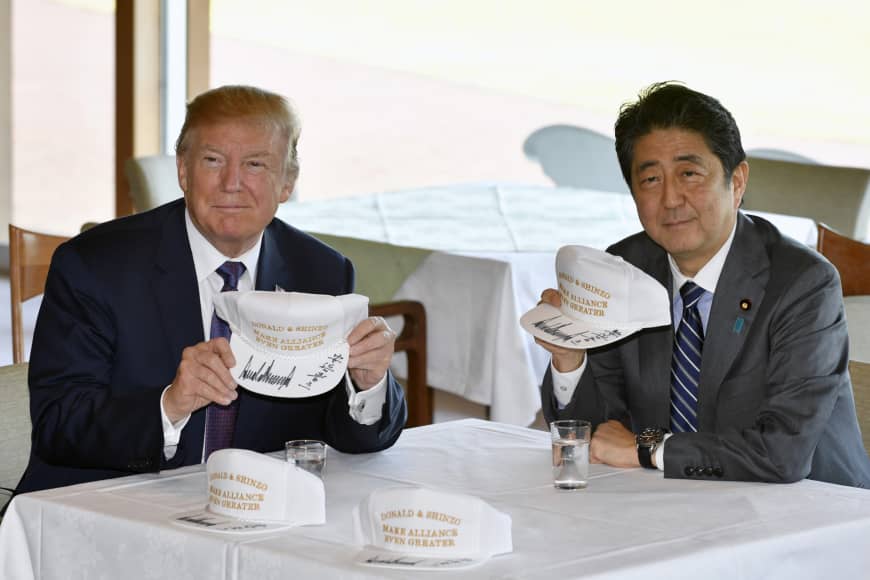 به من هم جایزه صلح نوبل بدهید! / درخواست ترامپ از شینزو آبه برای پیشنهاد او به بنیاد صلح نوبل