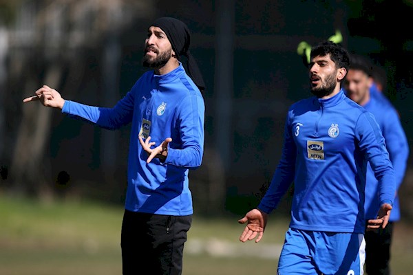 انتقادهای روزبه چشمی از وضعیت تمرین آبی پوشان/ آقای مدیرعامل، نمی‌توانی کار کنی برو!