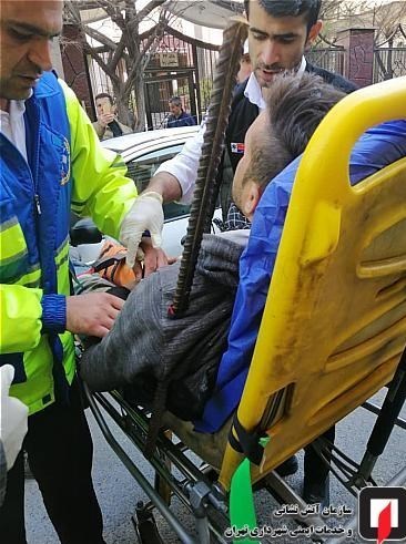 فرورفتن میلگرد در بدن کارگر جوان