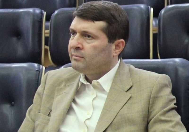 پراید گران نیست/ سیاسی‌کاری صنعت خودرو را نابود می‌کند