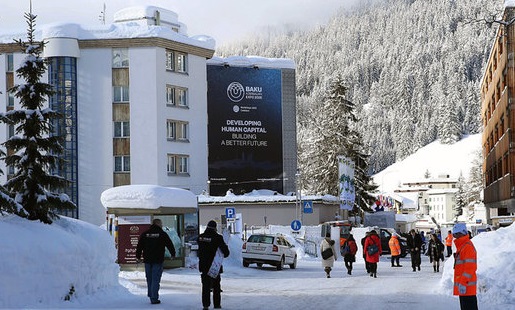 اجلاس داووس با طعم بحران /جان کری: ترامپ باید استعفا بدهد