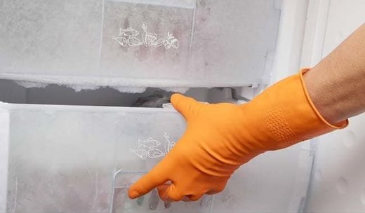 کشف جسد زنی در فریزر پس از ۱۸ سال