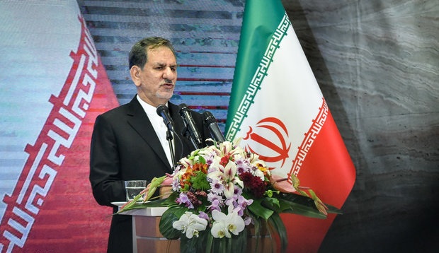 باید بر چالش‌های اقتصادی غلبه کنیم