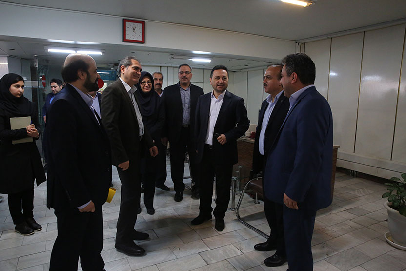 بازدید عضو هیات مدیره بانک ملی ایران از شعبه حافظ