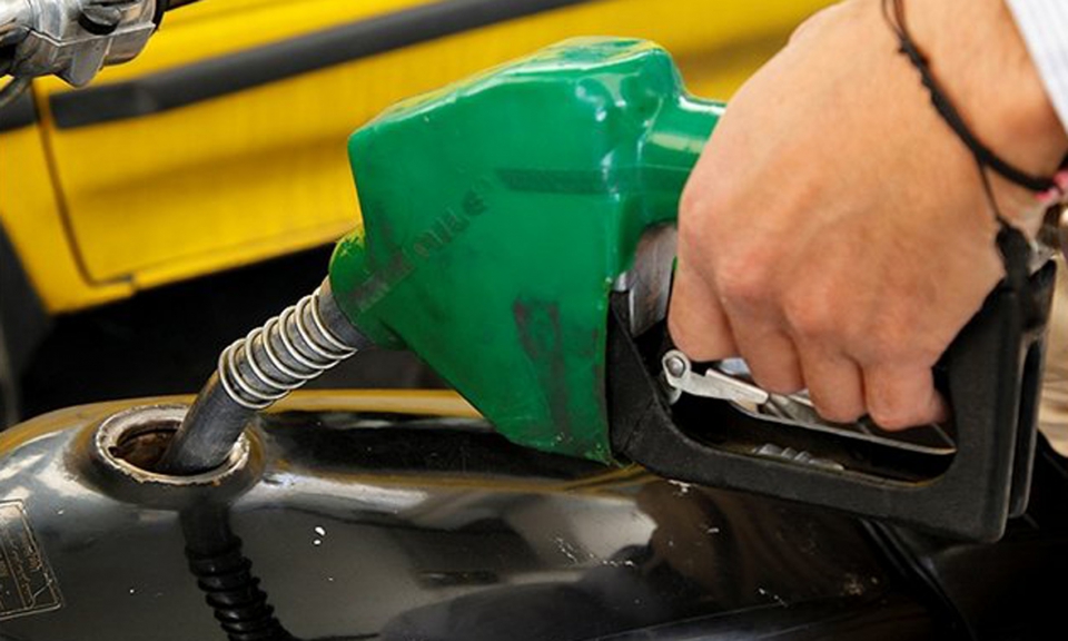 نماینده مجلس: سهمیه بندی بنزین فعلا منتفی است