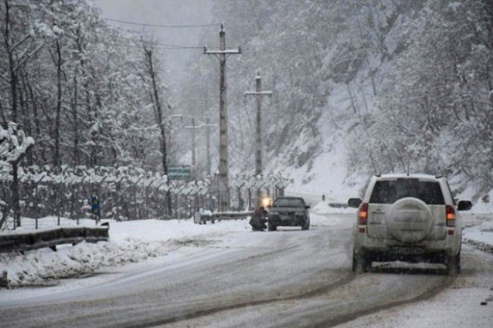 بارش برف و باران در جادههای ۱۲ استان بارش برف و باران در جادههای ۱۲ استان
