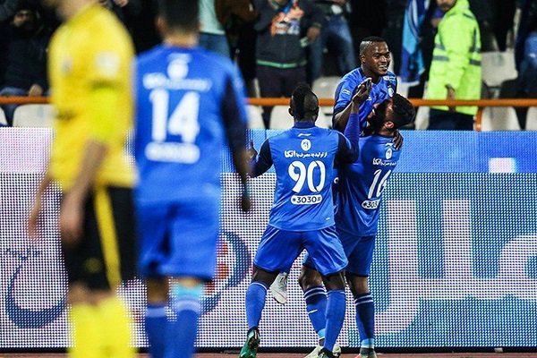 پیروزی آبیها با بازیکن «چاقِ» خبرساز/ استقلال از جایش تکان نخورد پیروزی آبیها با بازیکن «چاقِ» خبرساز/ استقلال از جایش تکان نخورد