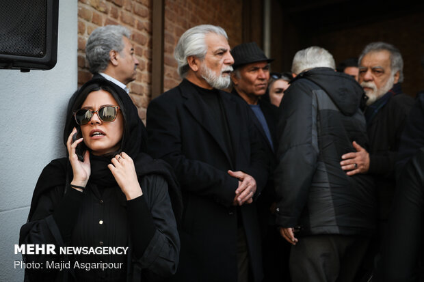 ماهور الوند در مراسم تشییع پیکر عمویش +عکس