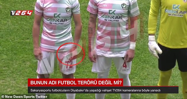 تیغ کشی در ترکیه؛ وسط زمین بین بازیکنان! +عکس