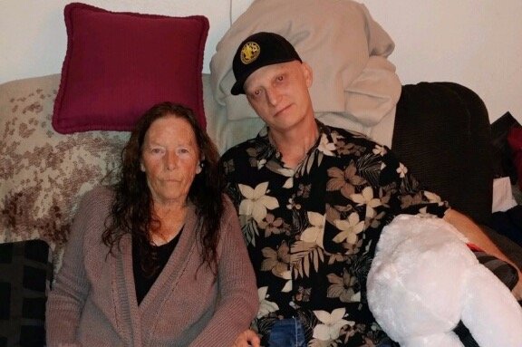 زندانی آمریکایی در زندان وکیل آباد مشهد پول ندارد!/ ایران داروهای گران سرطان را مجانی در اختیار «مایکل وایت» قرار داده