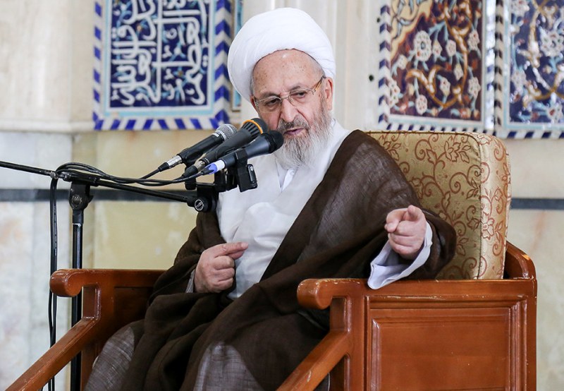 «رسالت مجلس رسیدگی به معیشت مردم است، به «مساوات دیه مرد و زن» کاری نداشته باشد»