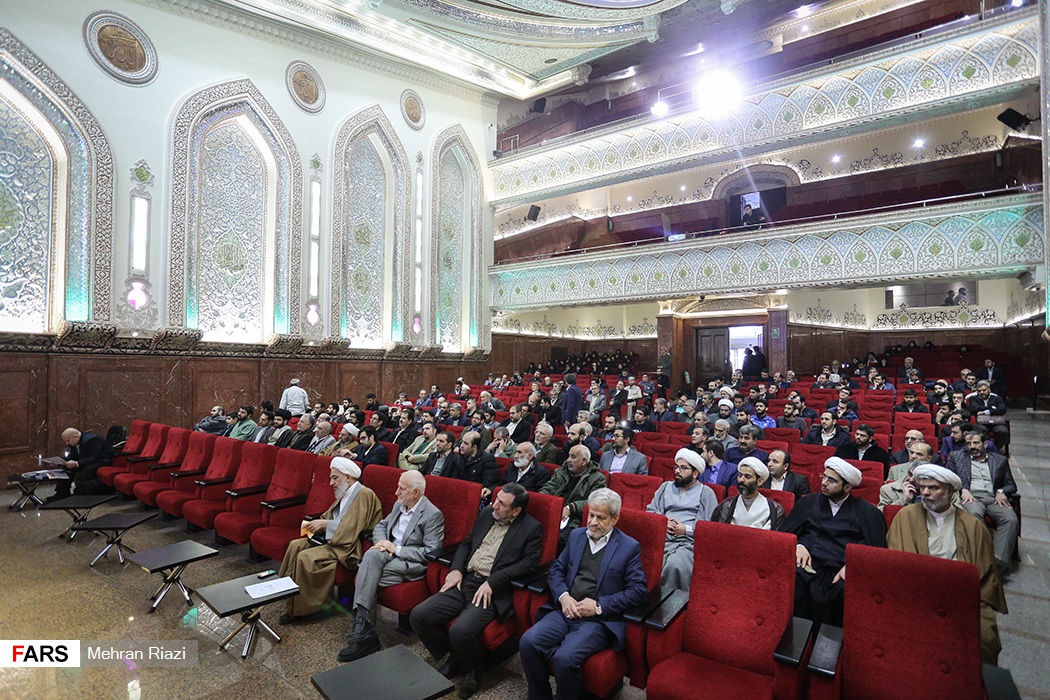 همایش جبهه پابداری در سالن مجلل و با حضور کمرنگ زنان همایش جبهه پابداری در سالن مجلل و با حضور کمرنگ زنان