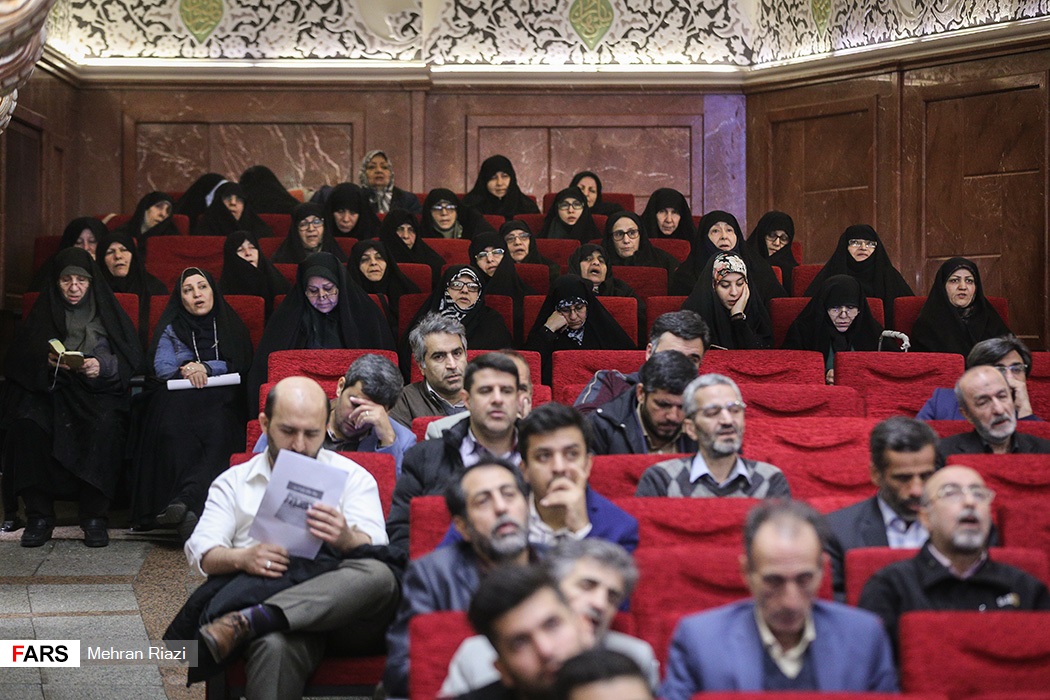 همایش جبهه پابداری در سالن مجلل و با حضور کمرنگ زنان همایش جبهه پابداری در سالن مجلل و با حضور کمرنگ زنان