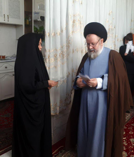 امنيت شيعيان ايران و جهان مرهون خون شهداي مدافع حرم است امنيت شيعيان ايران و جهان مرهون خون شهداي مدافع حرم است