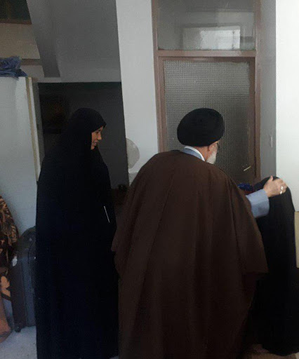 امنيت شيعيان ايران و جهان مرهون خون شهداي مدافع حرم است امنيت شيعيان ايران و جهان مرهون خون شهداي مدافع حرم است