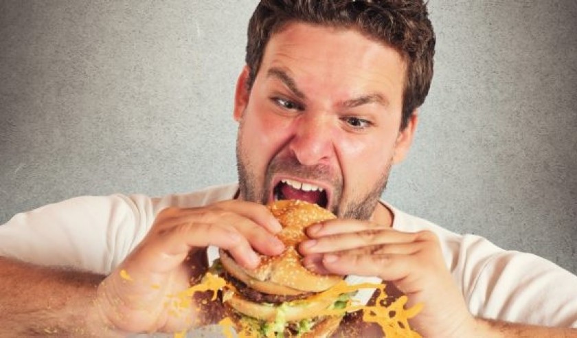 مضرات تند غذا خوردن بر بدن