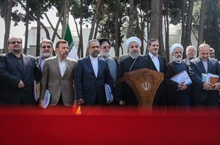 روحانی نمره دولت را ۱۹.۵ میداند، اما ارقام چیز دیگری میگویند/ کارنامه دولت به روایت اسناد روحانی نمره دولت را ۱۹.۵ میداند، اما ارقام چیز دیگری میگویند/ کارنامه دولت به روایت اسناد