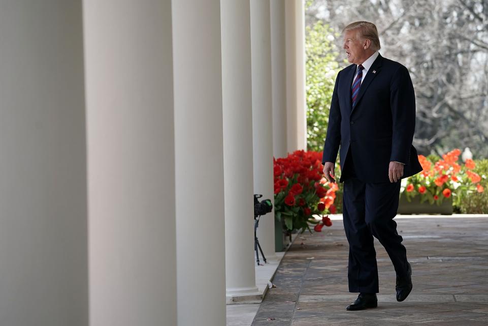 گام ترامپ در مسیر جنگ با ایران؟/ دموکراتها برای مهار رئیس جمهور پیشبینی ناپذیر وارد میدان شدند گام ترامپ در مسیر جنگ با ایران؟/ دموکراتها برای مهار رئیس جمهور پیشبینی ناپذیر وارد میدان شدند