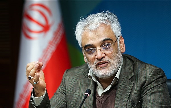 دانشجویانی که از پایان نامه‎های خود دفاع نکرده‌اند، جریمه مالی نمی‌شوند