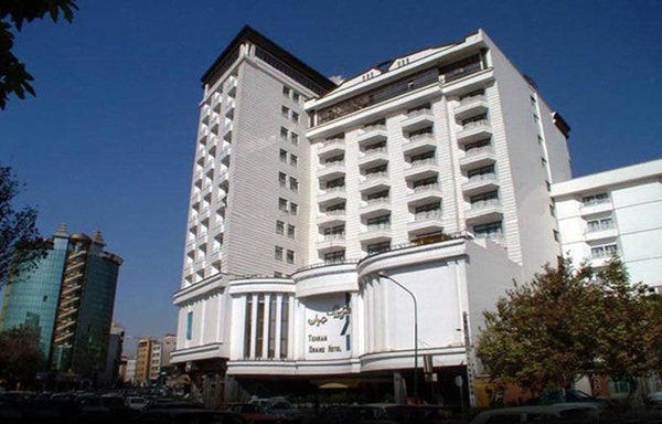 ۸۰ درصد هتل‌های مشهد رزرو شده است/ امسال، مردم به‌جای عتبات به مشهد سفر می‌کنند