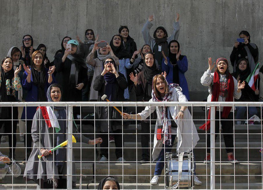 چرا زنان فوتبالیست یار دوازدهم ندارند؟