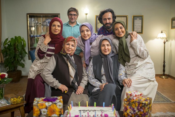 دفاع تمام قد کارگردان از گریم جوانی و میانسالی بازیگران +تصاویر دفاع تمام قد کارگردان از گریم جوانی و میانسالی بازیگران +تصاویر