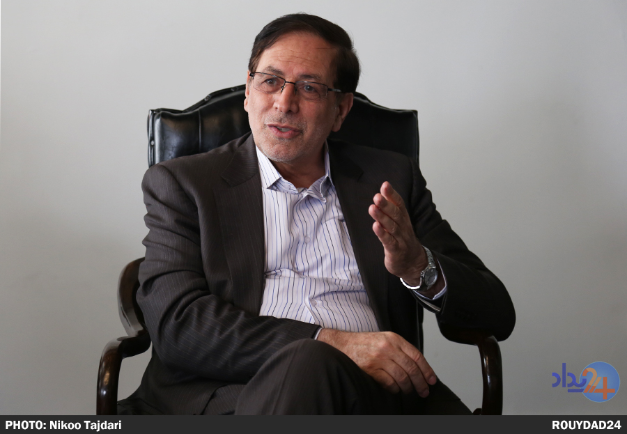 کارخانه&zwnj;های داروسازی به برخی پزشکان تور خارجی رایگان می&zwnj;دهند تا داروی آنها را تبلیغ کنند