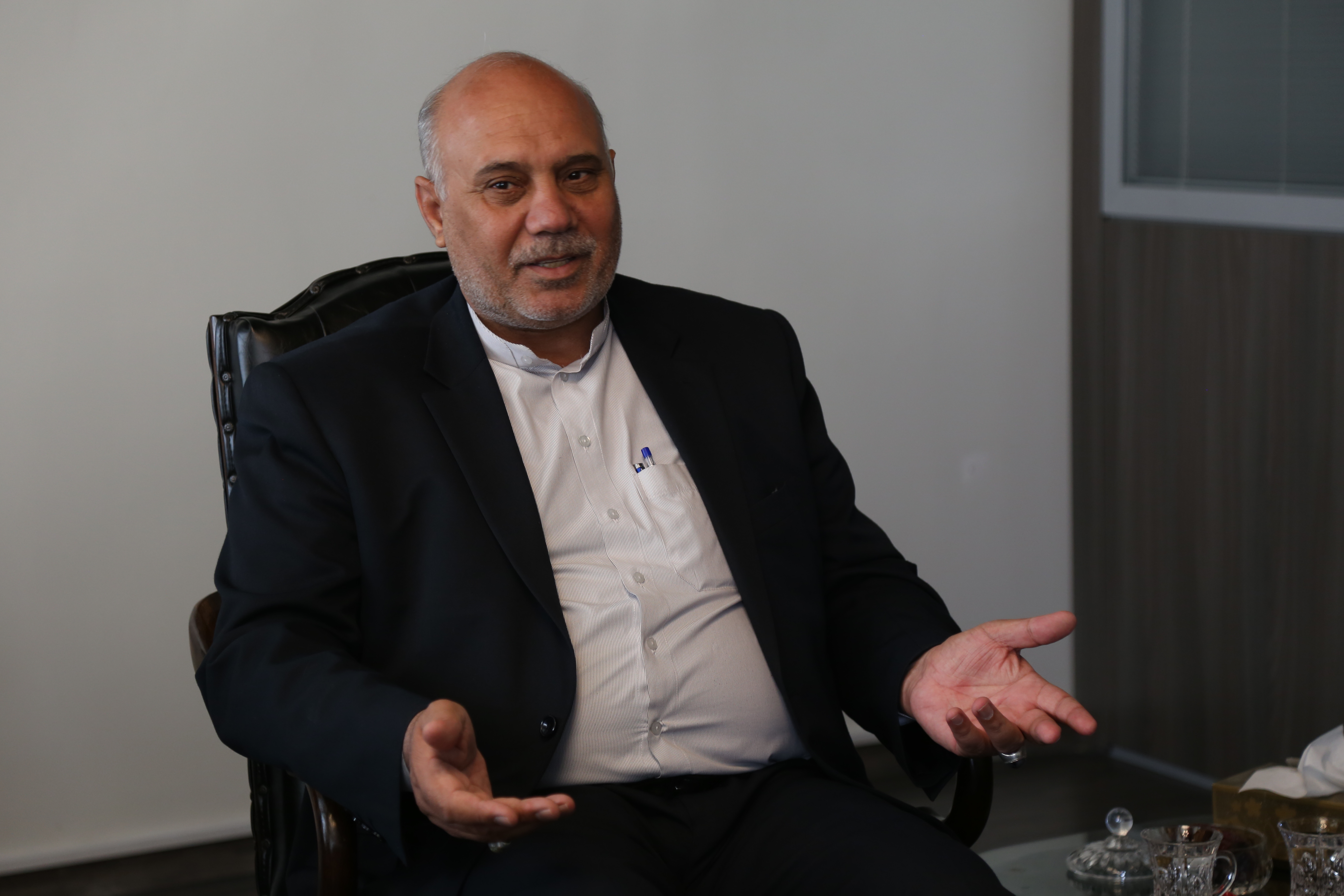 با حرف امثال احمدینژاد قیمت نفت افزایش پیدا نمیکند/ ابرقدرتها قیمت نفت را بالا و پایین میکنند با حرف امثال احمدینژاد قیمت نفت افزایش پیدا نمیکند/ ابرقدرتها قیمت نفت را بالا و پایین میکنند