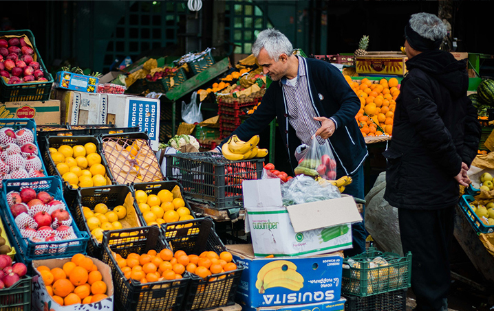 افزایش بی‌رویه قیمت میوه در آستانه نوروز/ عضو اتحادیه بارفروشان:  تا صادرات میوه ممنوع نشود، قیمت‌ها همچنان صعودی است