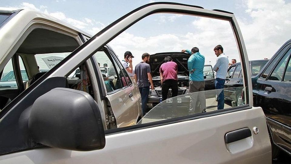 تاثیر فروش فوری و پیش فروش خودرو بر بازار چه بود؟