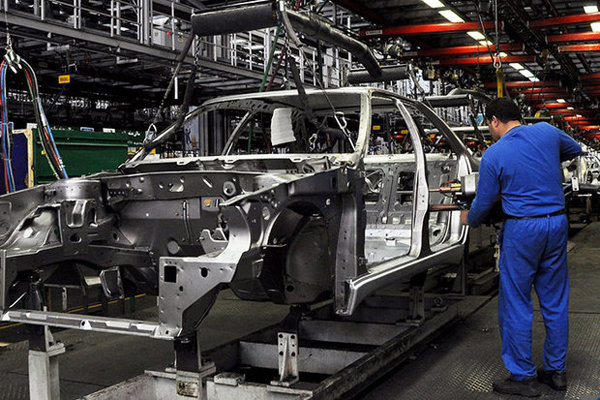 دست شورای رقابت را برای مهار خودروسازان انحصارگر باز کنید دست شورای رقابت را برای مهار خودروسازان انحصارگر باز کنید