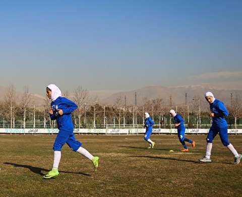دلیل گرفتن میزبانی آزادی از تیم ملی فوتبال بانوان چه بود؟