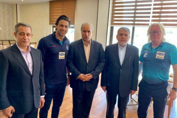 ماجرای عکس یادگاری رئیس کمیته المپیک با کادر فنی استقلال چه بود؟ ماجرای عکس یادگاری رئیس کمیته المپیک با کادر فنی استقلال چه بود؟