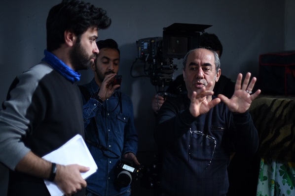 احمدی‌نژاد دیگر جایی برای انتقام‌گیری ندارد/ امروز خدمت جای خود را به کسب قدرت داده است