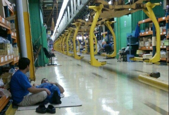 خصوصی&zwnj;سازی دچار فقدان استراتژی شده است/ برخی واگذاری&zwnj;ها، صنعت کشور را تضعیف کرد