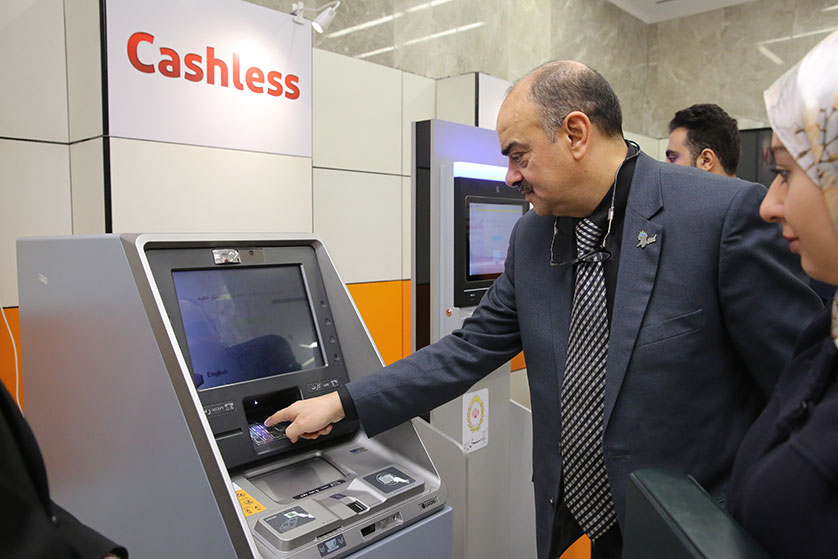 بازدید مقامات ارشد الجزایر از نمایشگاه «ملی شو ۲» بانک ملی ایران