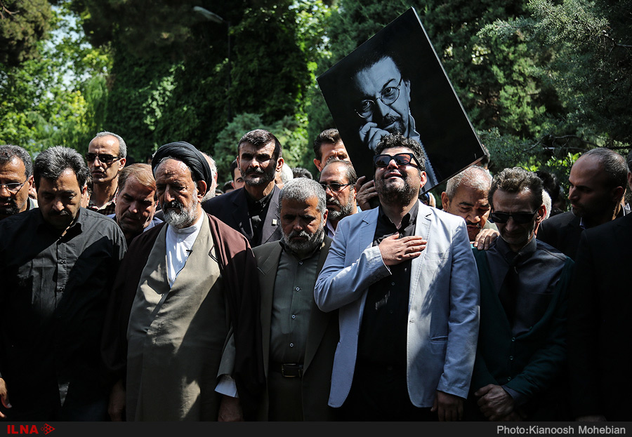 برگزاری مراسم تشییع پیکر چشم‌آذر +عکس