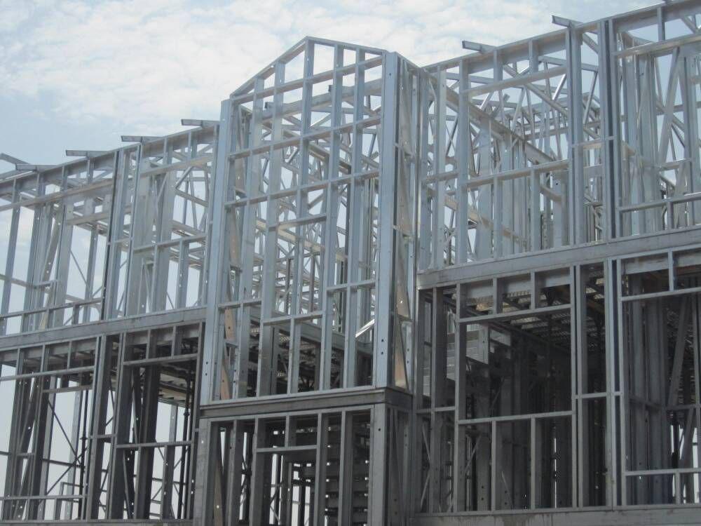 فرمانده ارتش بولیوی: امکانات صنعت ساخت و ساز ایران، در کشورما وجود ندارد