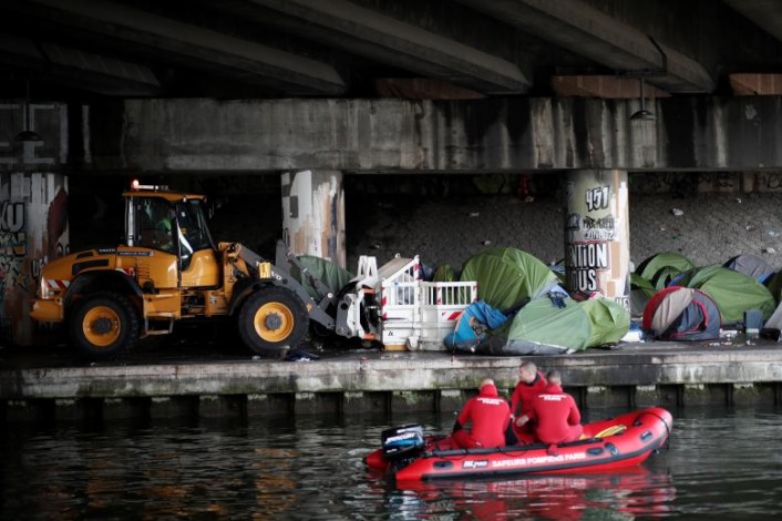 تلاش دولت فرانسه برای مقابله با مهاجران