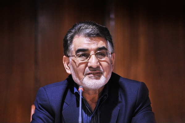 ادبیات بشین،بفرما و بتمرگ مناسب بازار ارز نیست/ گفتن این حرف که مردم سفر نروند،بدسلیقگی بود ادبیات بشین،بفرما و بتمرگ مناسب بازار ارز نیست/ گفتن این حرف که مردم سفر نروند،بدسلیقگی بود