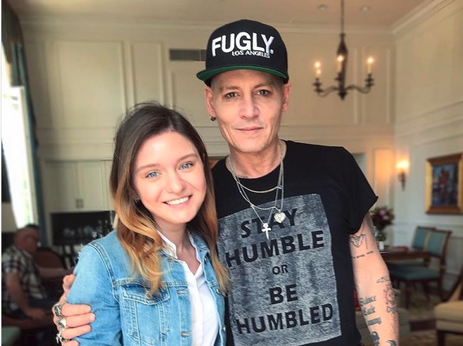 عكسي از جاني دپ، هوادارانش را نگران كرد