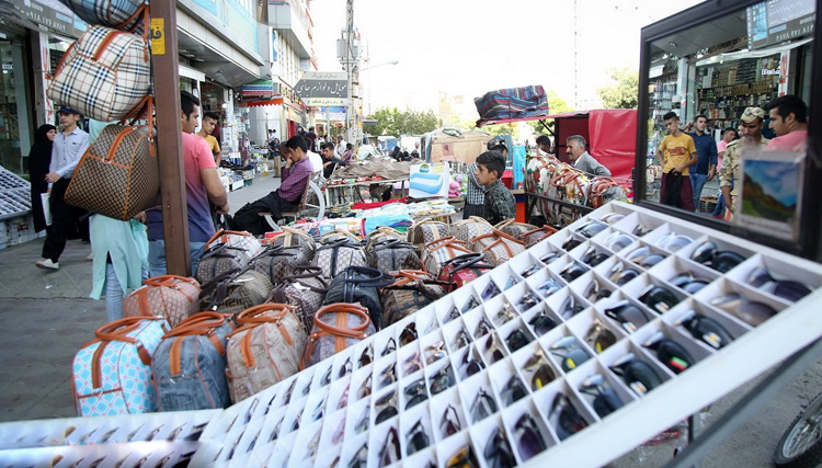 آتش‌بس در جبهه غرب!/ بازاریان بانه فعلا اعتصاب را شکستند