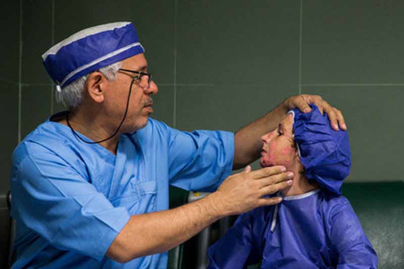 درمان دانش آموزان شین آبادی متوقف نشده است/ سازمان برنامه و بودجه به تعهداتش عمل کند