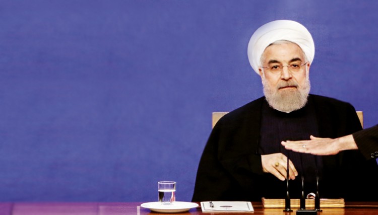 مخالفان روحانی از تضعیف دولت آسیب می‌بینند/ آسیب سقوط روحانی غیر قابل محاسبه است